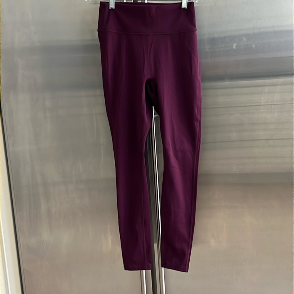 Fabletics woman’s Motion365 high waisted leggings